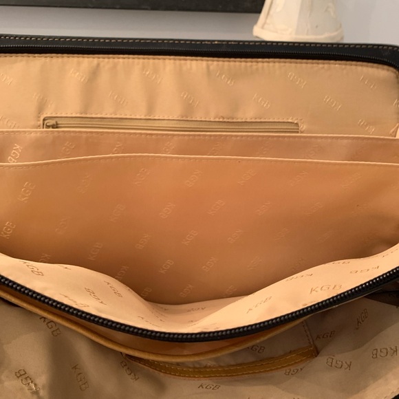 Black Bag with Handles. - Picture 3 of 16